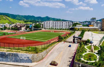 柳河县红石镇和平中学阅读区