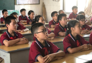 西 塘小学阅读区