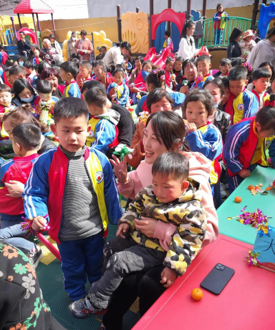 拜城县红太阳幼儿园阅读区