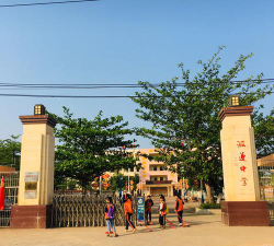 阳江市阳东区东城镇英村分教点阅读区