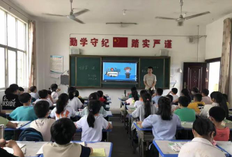 万户中心小学阅读区