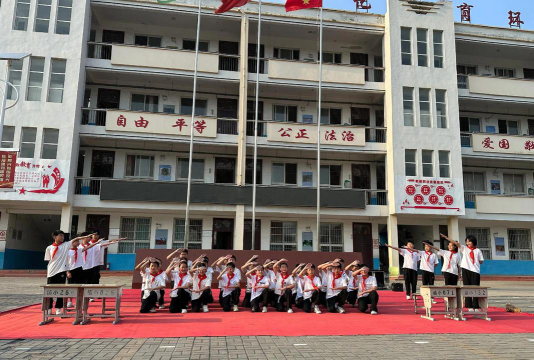 发展河乡中心完小阅读区