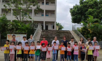 阳春市八甲镇乔连小学湾肚分校阅读区