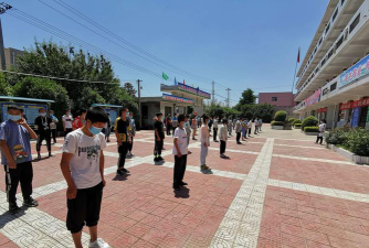 岐山县凤鸣镇刘家塬初级中学阅读区