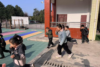 新宁县黄龙幼儿园阅读区