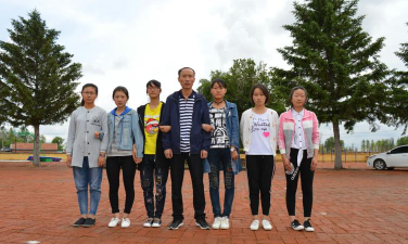 德惠市天台镇卧龙中学阅读区