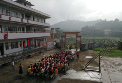阳春市春湾镇前进小学大垌分校阅读区