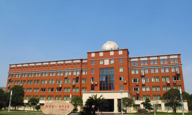 余姚市明伟中学阅读区