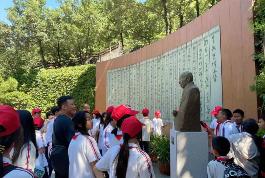 浮滨镇中心小学阅读区
