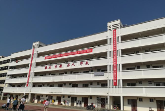 桂平市石龙民族中学阅读区