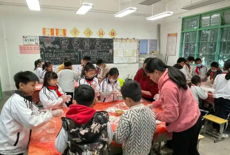 巷下中心小学阅读区