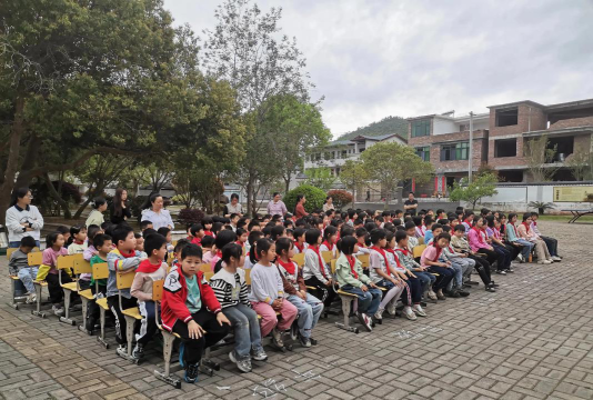 饶平县东山镇中心小学阅读区
