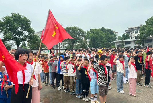 汫洲镇井和小学阅读区