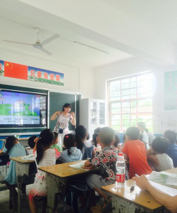 阳山县江英岩口教学点阅读区