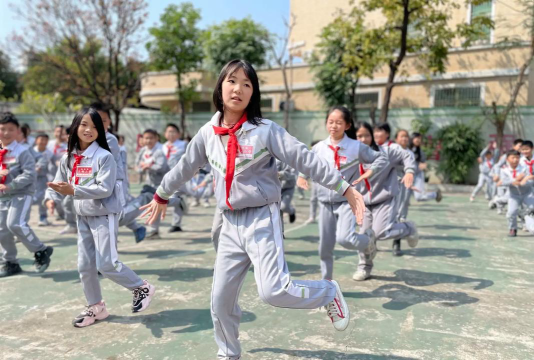 阳山县江英大桥小学阅读区