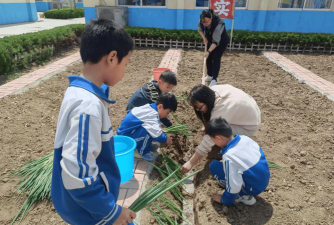 莱西市夏格庄镇中心小学阅读区