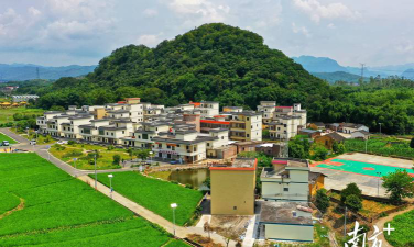 阳山县七拱火岗教学点阅读区