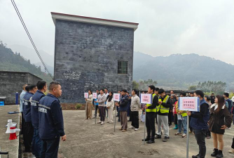 阳山县七拱镇岩口教学点阅读区