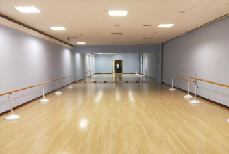 滦平艺苑培训学校有限公司阅读区