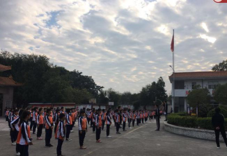 梅云汤前小学阅读区