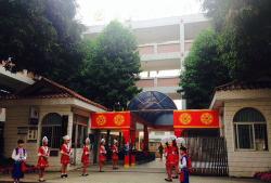 南宁市新兴民族学校(中学)阅读区