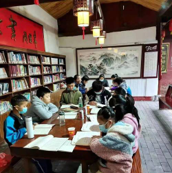 新宁县图书馆文艺幼儿园阅读区