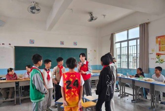 江西省会昌县高排中心小学阅读区