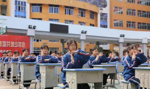 平阳县鳌江镇第六中学阅读区