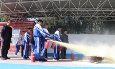 公主岭市大榆树中学阅读区
