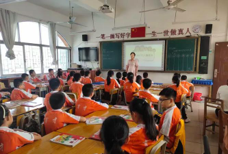 南宁市育才双语实验学校阅读区