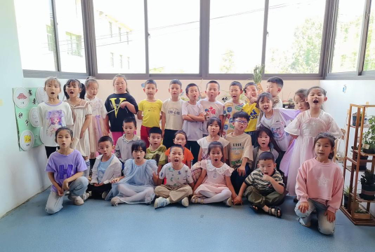 深圳市盐田区乐群幼儿园阅读区