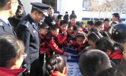 桓台县起凤镇鱼龙第二小学阅读区