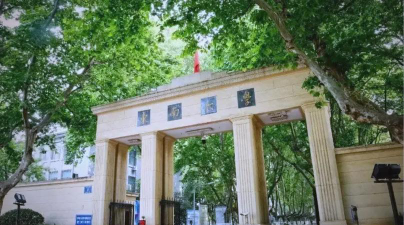 东丰县黄河镇中育中学阅读区