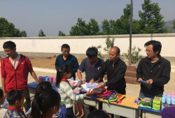 耿马县大兴乡中心完小阅读区