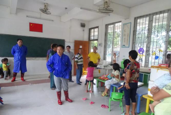 清远市清新区三坑镇中心小学阅读区