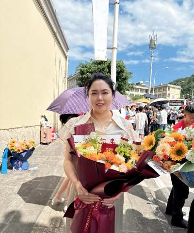 龙陵县第三完全中学阅读区