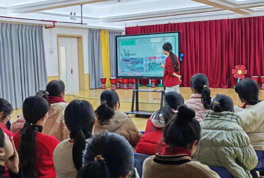 地都镇培英幼儿园阅读区