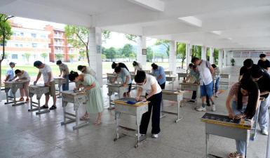 峡江县金江乡中心小学阅读区