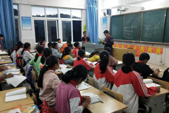 沧源县勐董镇永忠完小阅读区