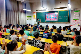 枣庄市山亭区冯卯镇中心小学阅读区