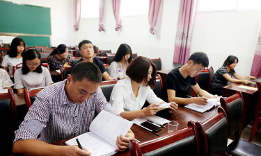 武冈市青锋培训学校有限公司阅读区