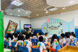 广东美雅集团长沙毛纺织厂幼儿园阅读区