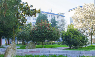 镇雄县长风中学阅读区