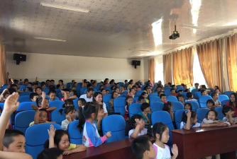 上甘山中心小学阅读区