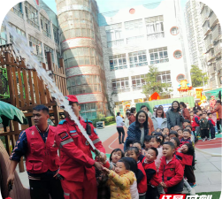 长沙市人民政府机关荷花幼儿园第三分园阅读区