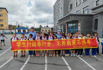 扶余县三岔河镇中学阅读区