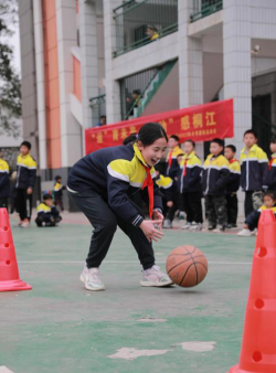 铜山县少年儿童业余体校阅读区