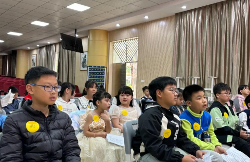 东莞市常平镇桥梓小学阅读区