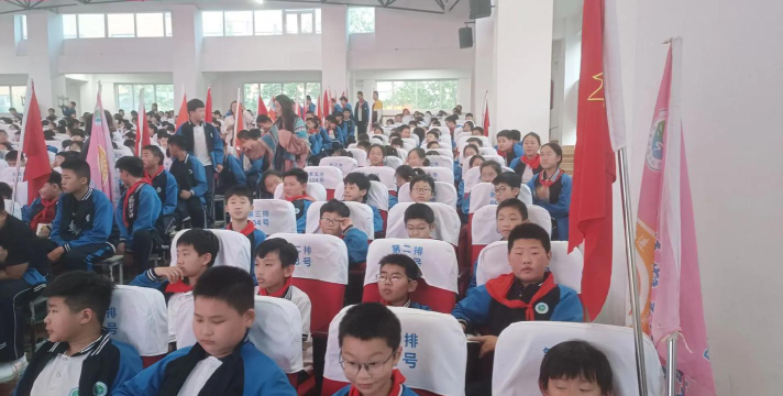 高安雅博试验小学阅读区