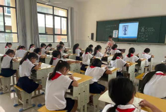 高安市祥符中心小学阅读区